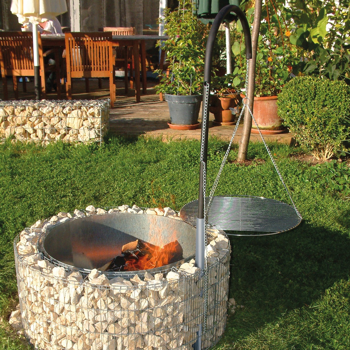 bellissa Feuer und Grillstelle inkl. Grillrost Galgen + Ketten Ø 92/72 cm H 40 cm - ID: 70408783430006