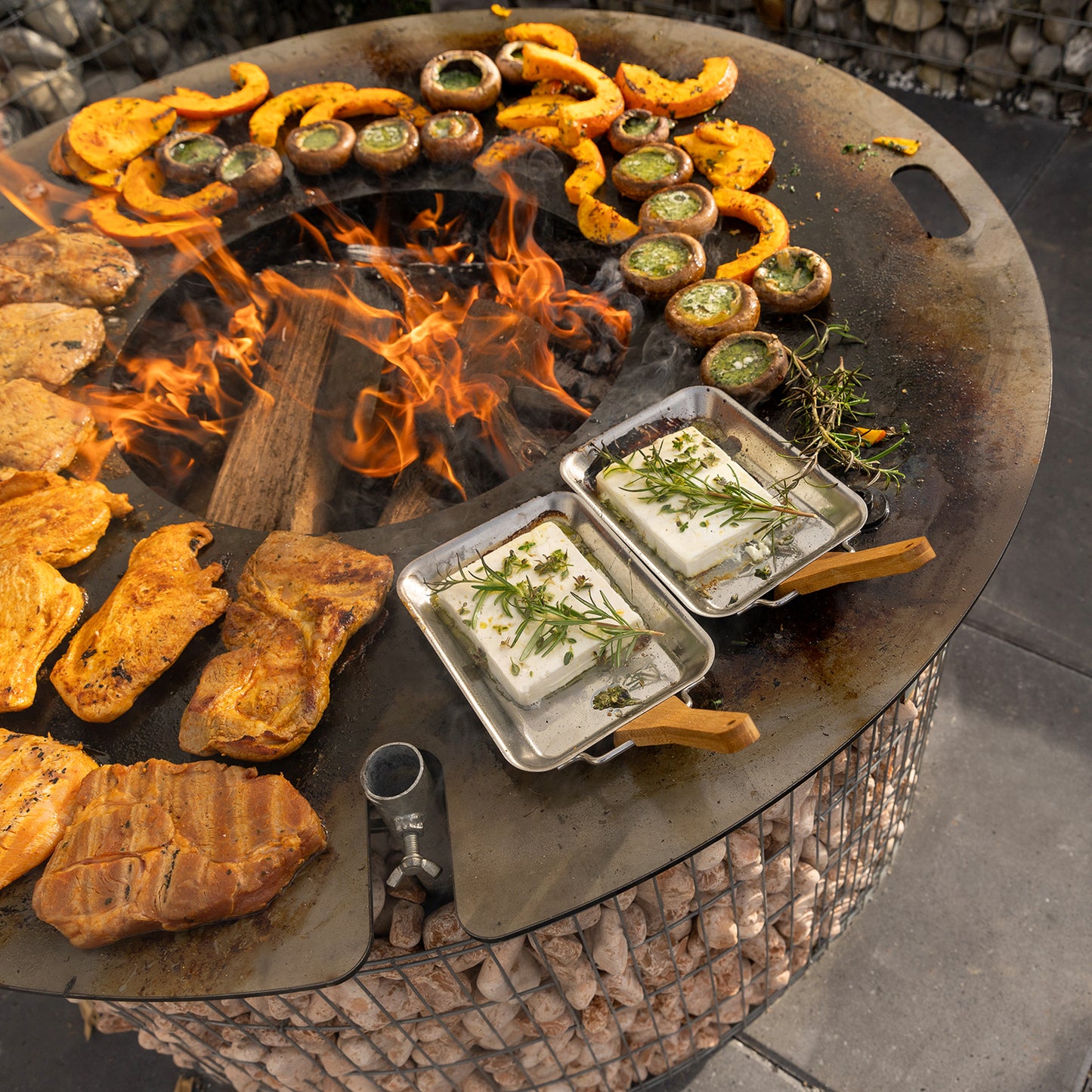 bellissa Sole Grillring Grillplatte Feuerplatte für Grillrost & Feuerschale rund Antihaft Funktion