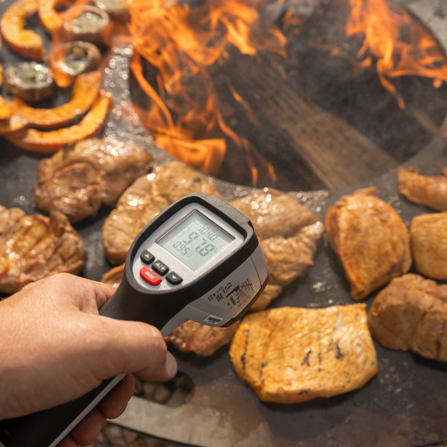 bellissa Sole Grillring Grillplatte Feuerplatte für Grillrost & Feuerschale rund Antihaft Funktion