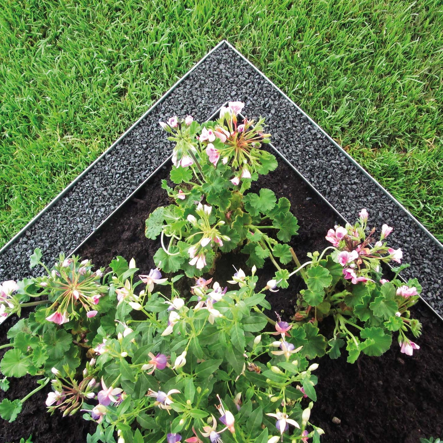 bellissa Rasenkante Metall Noppenstruktur 118x13 cm, Nutzlänge 115 cm - ID: 67832849400182