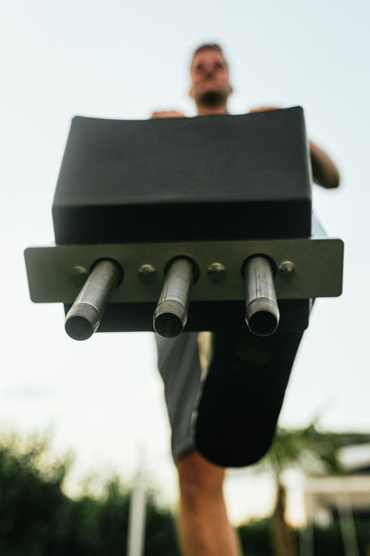 GartenAZ Hand Aerifizierer für Rasen - Aerifiziergabel + 3er Spoons & Auffangwanne