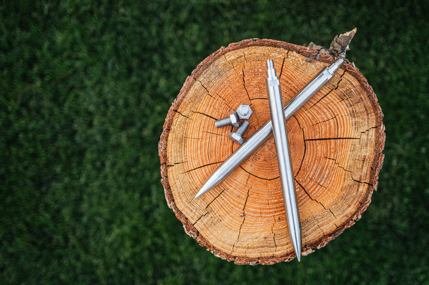 GartenAZ Rasenkralle & Rasenlüfter - Tiefenlockerer Rasenheber mit Vollspoons