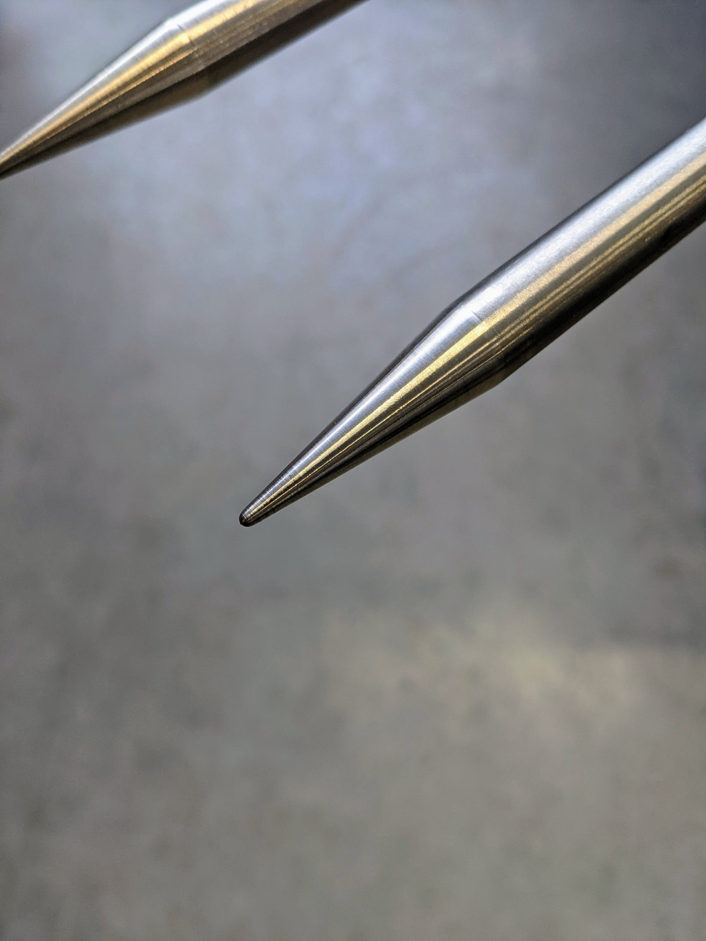 GartenAZ Rasenkralle & Rasenlüfter - Tiefenlockerer Rasenheber mit Vollspoons